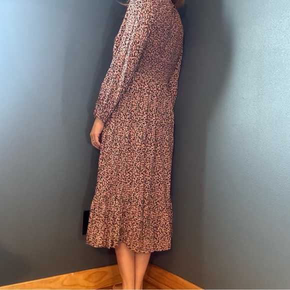 Old Navy Long Sleeve Navy & Pink Floral Maxi Dress - Picture 4 of 10